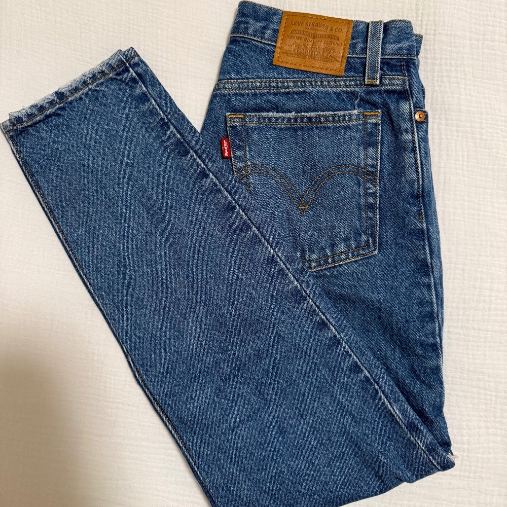 Levi’s jeans size 24